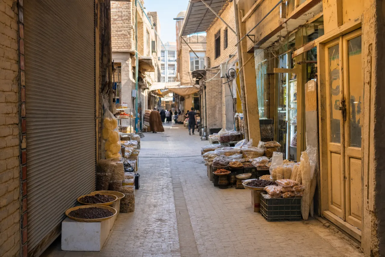 راسته سنتی بازار عبدالحمید اهواز در نور روز