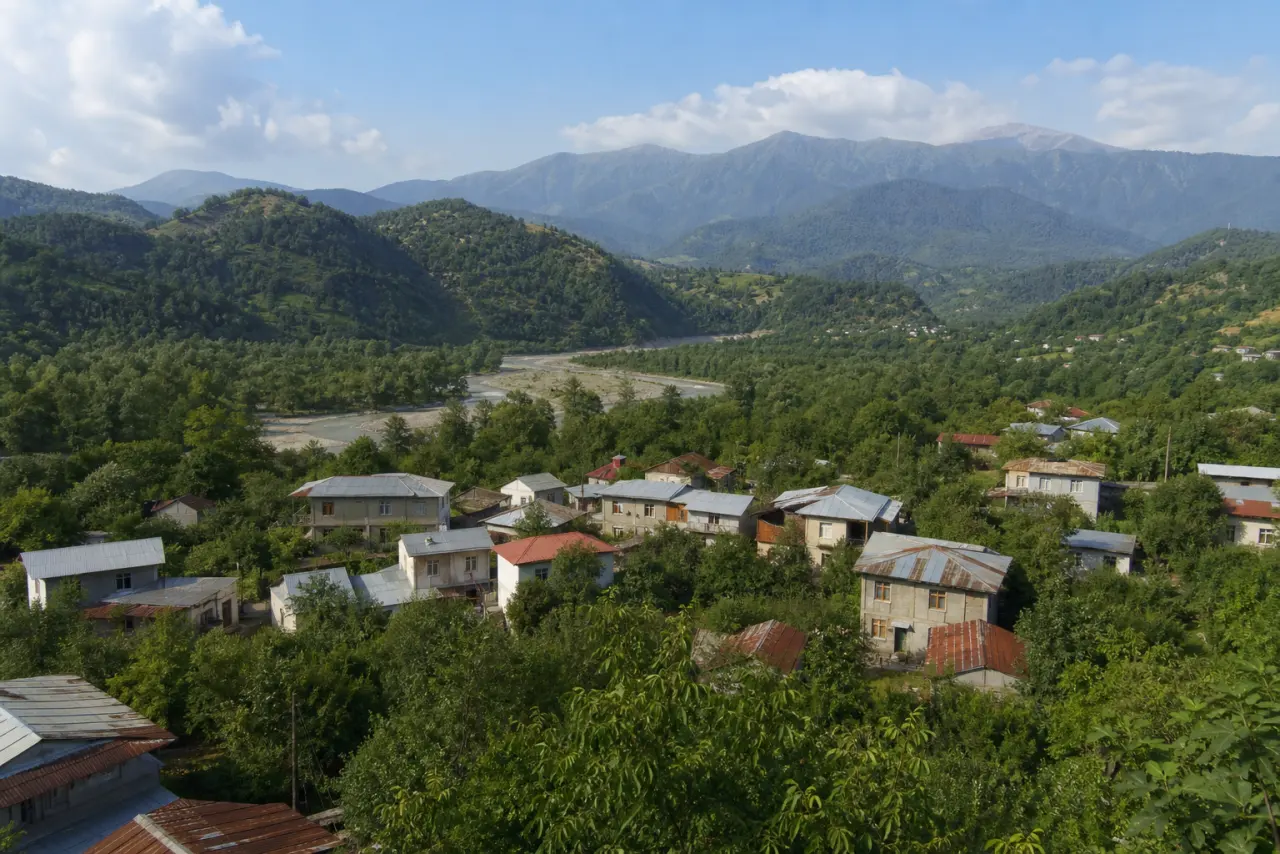 روستای لاسم در دره سبز بالا لاریجان