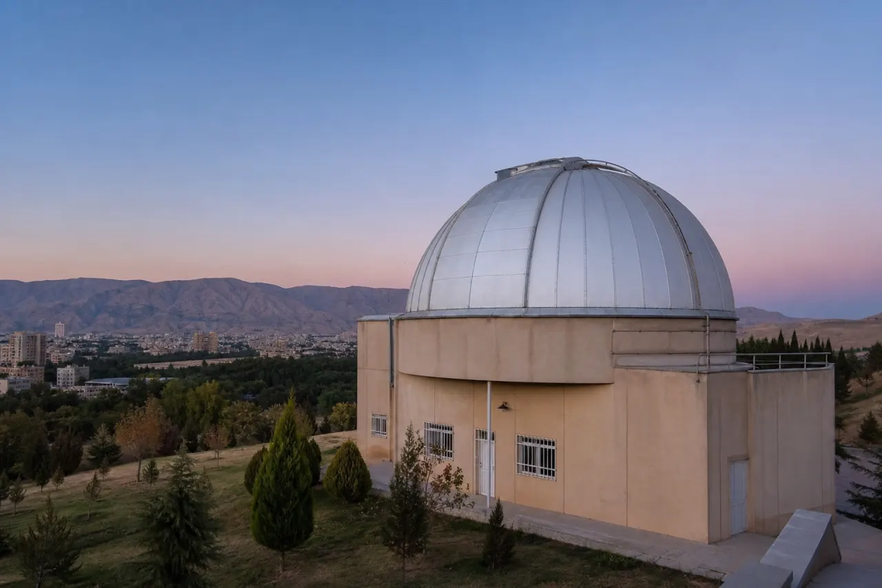 گنبد رصدخانه ابوریحان بیرونی روی تپه چمران شیراز