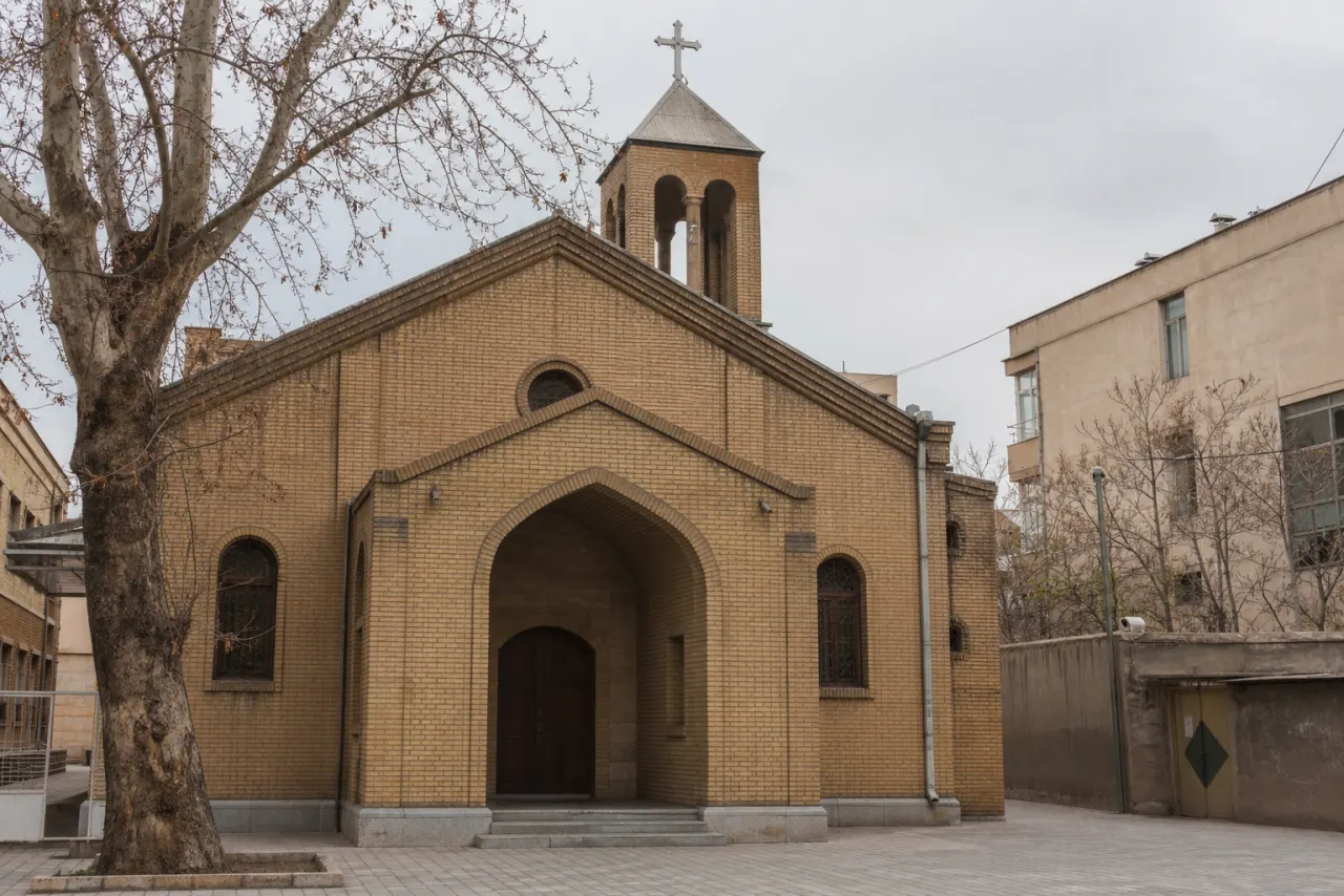 نمای بیرونی کلیسای مسروپ مقدس مشهد