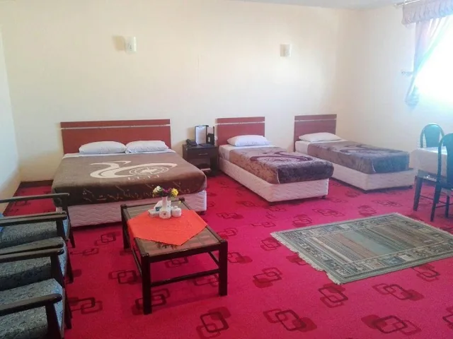 سوئیت یک خوابه چهارتخته — هتل جهانگردی الیگودرز