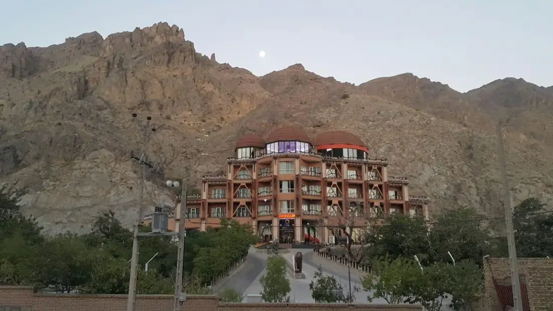 هتل بزرگ کوهستان بیرجند