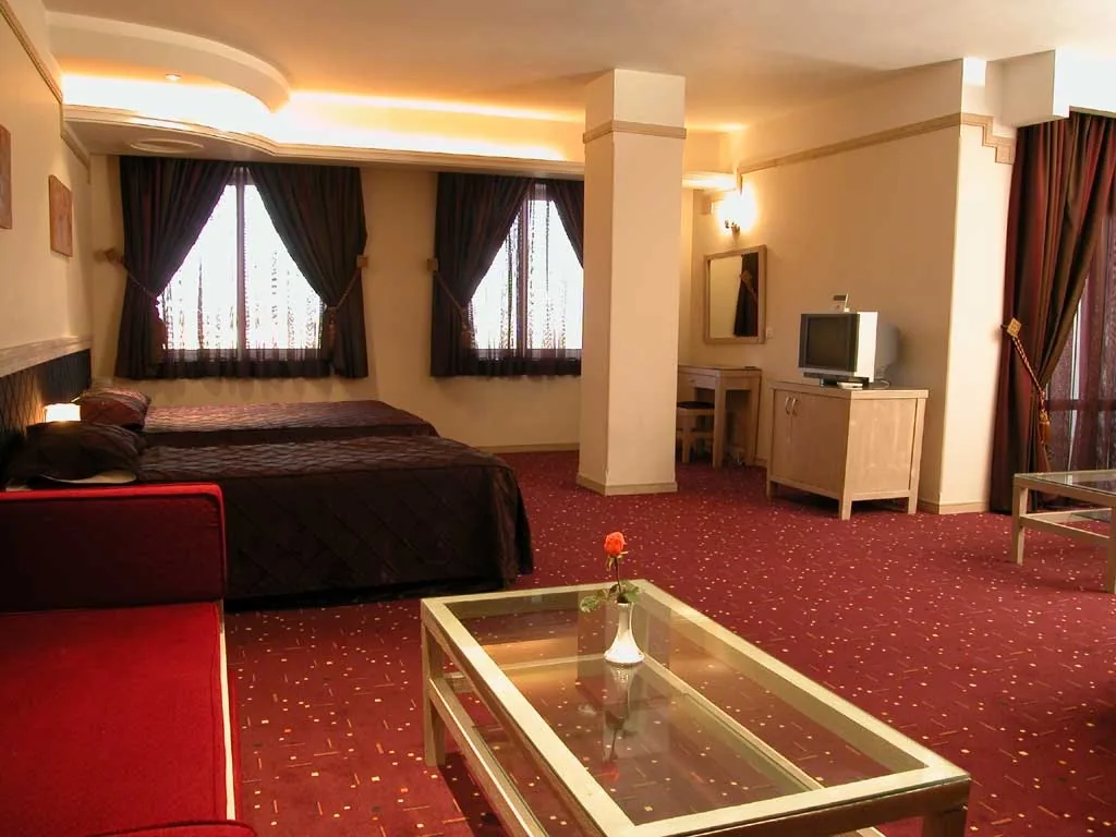 اتاق دوتخته برای یک نفر — هتل مرمر قزوین