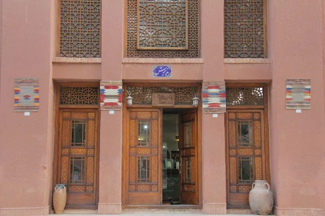 هتل ارگ تاریخی گوگد گلپایگان — عکس ۳