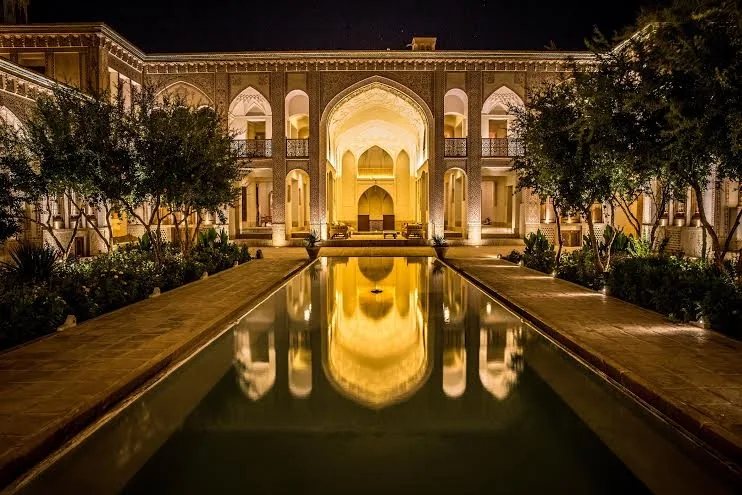 هتل خانه عامری ها کاشان — عکس ۲