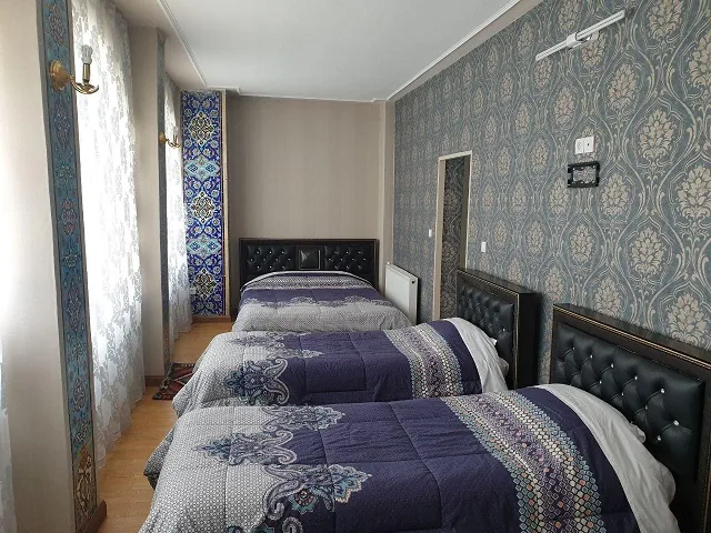 اتاق سه تخته — هتل سنگسر مهدی شهر