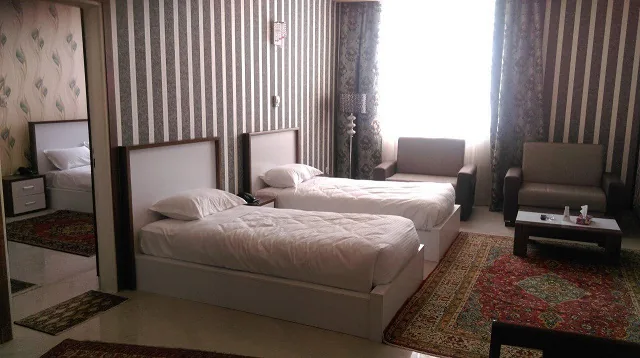 سوئیت شش نفره — هتل بزرگ سمنان