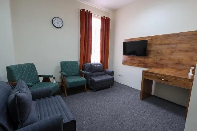 سوئیت یک خوابه دو نفره توئین — هتل آپارتمان آستانه شیراز