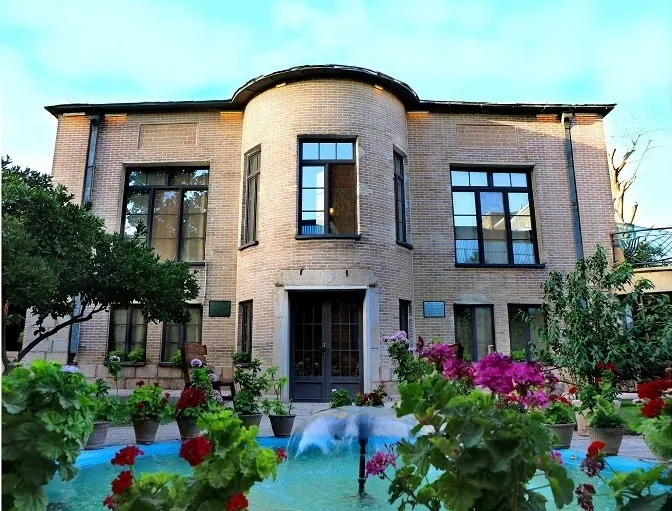 هتل خانه باغ ایرانی شیراز