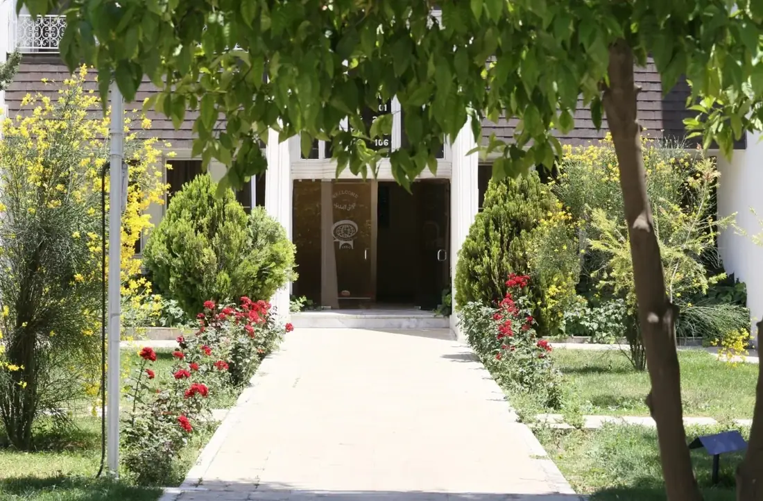 هتل مجتمع جهانگردی شیراز — عکس ۲