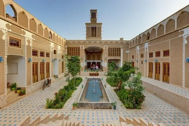 هتل بوتیک سنتی عمارت مالمیر یزد