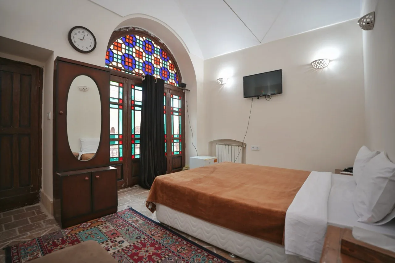 اتاق دو تخته دبل — هتل سنتی رز یزد
