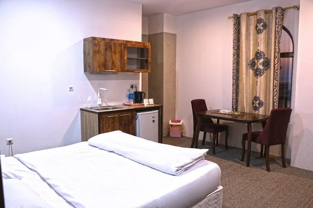 اتاق چهار تخته رو به دریا — هتل ناکو بوشهر