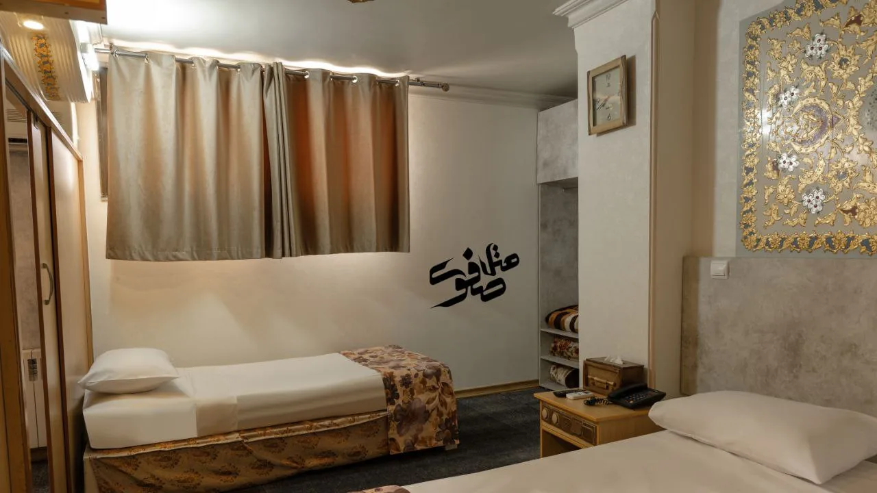 اتاق سه تخته پنجره دار (فاز دو) — هتل صفوی اصفهان