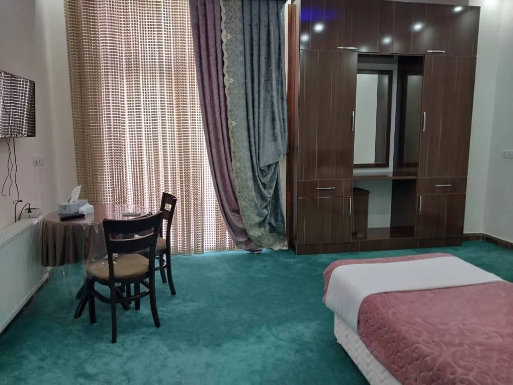 اتاق سه تخته vip — هتل کوثر خرم‌آباد