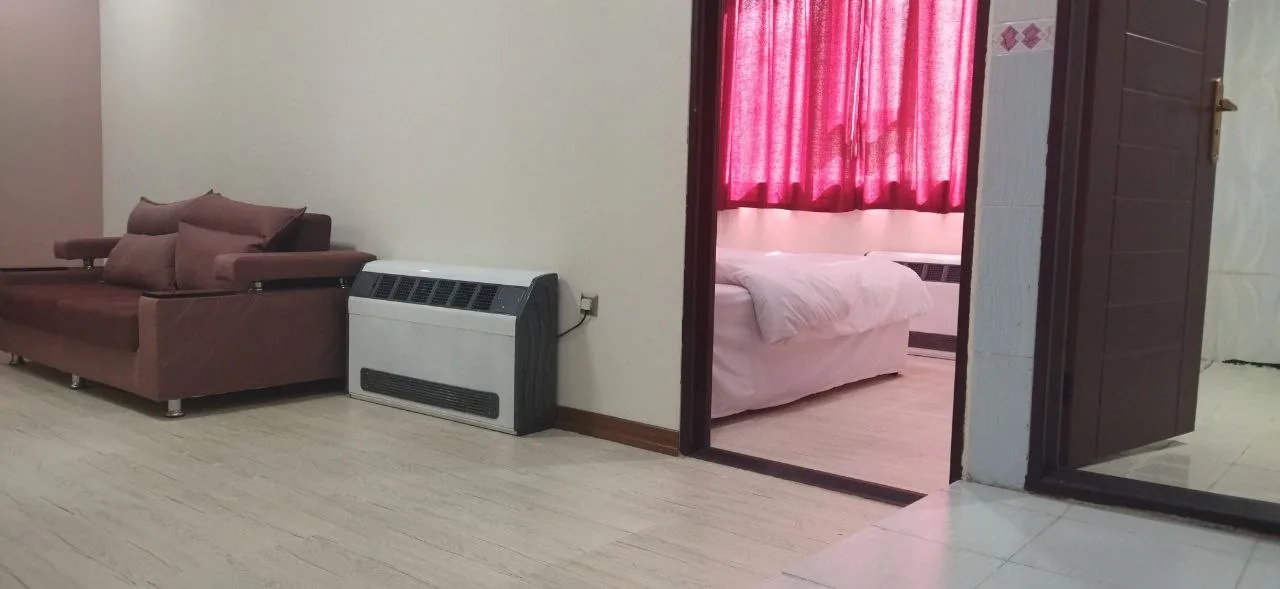 سوئیت آپارتمان یکخوابه سه نفره — هتل شاپورخواست خرم‌آباد