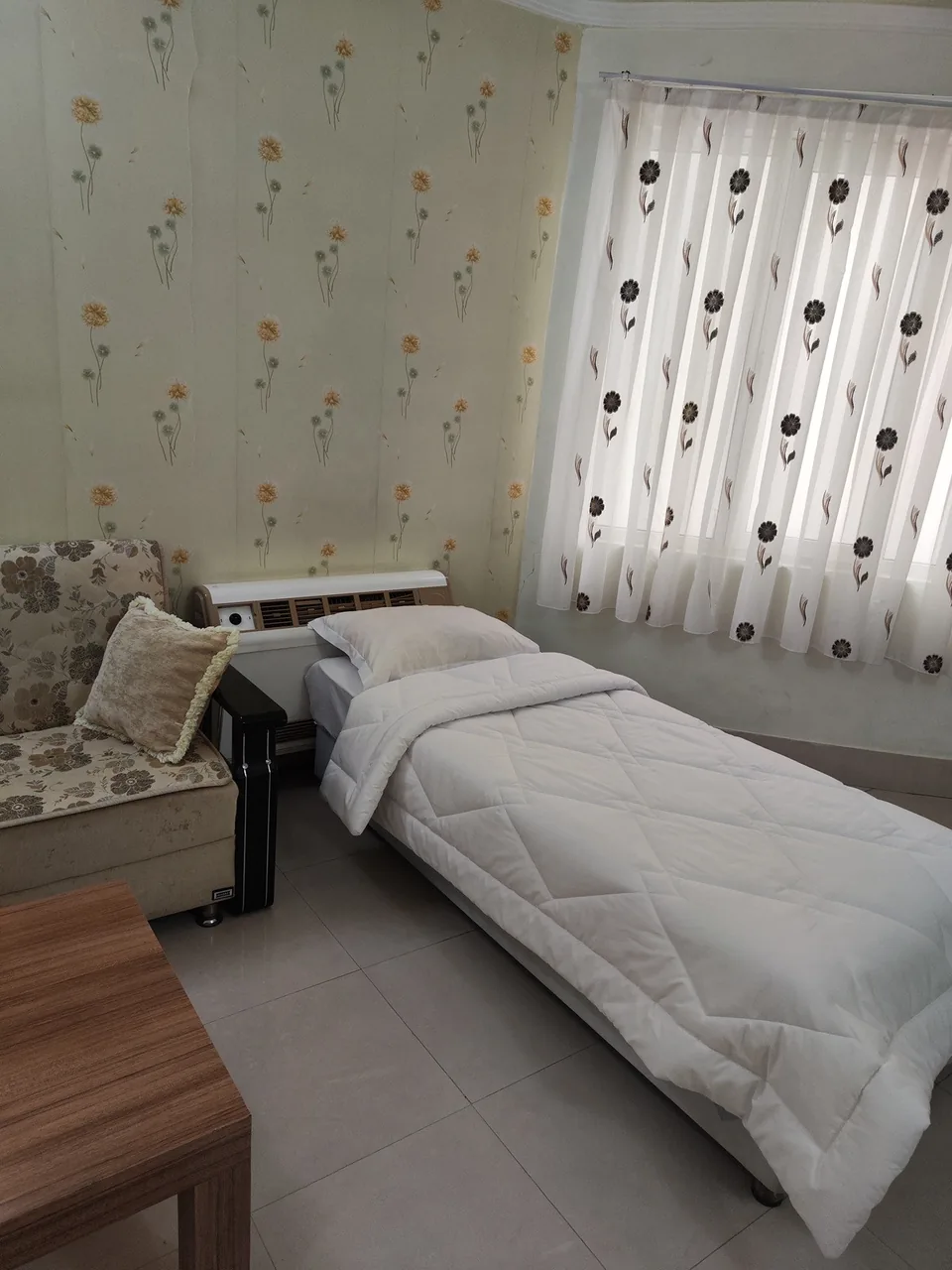 سوئیت یک خوابه برای سه نفر(دو تخت دبل + سینگل) — هتل زمرد خوی