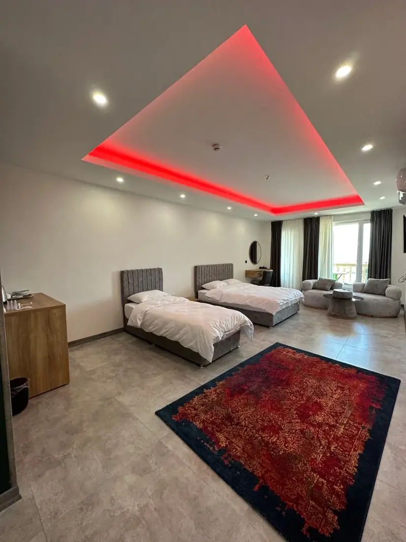 اتاق پرمیوم دونفره روبه دریا — هتل ساحلی دینا تنکابن